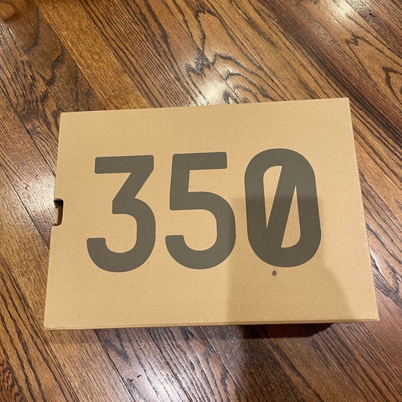 Yeezy Boost 350 V2 Citrin - Picture 9 of 13